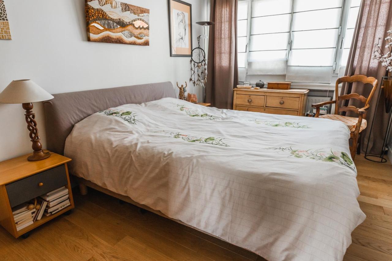Apartment Hostnfly - Lovely Bright With A Balcony
